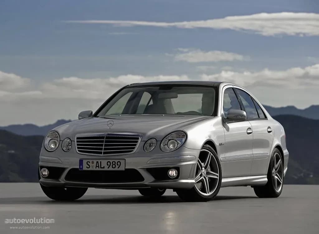 MERCEDES-BENZ-E-Klasse-AMG