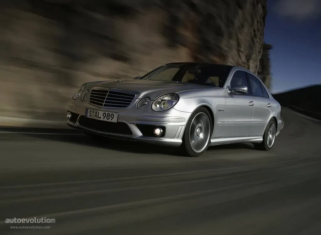 MERCEDES-BENZ-E-Klasse-AMG