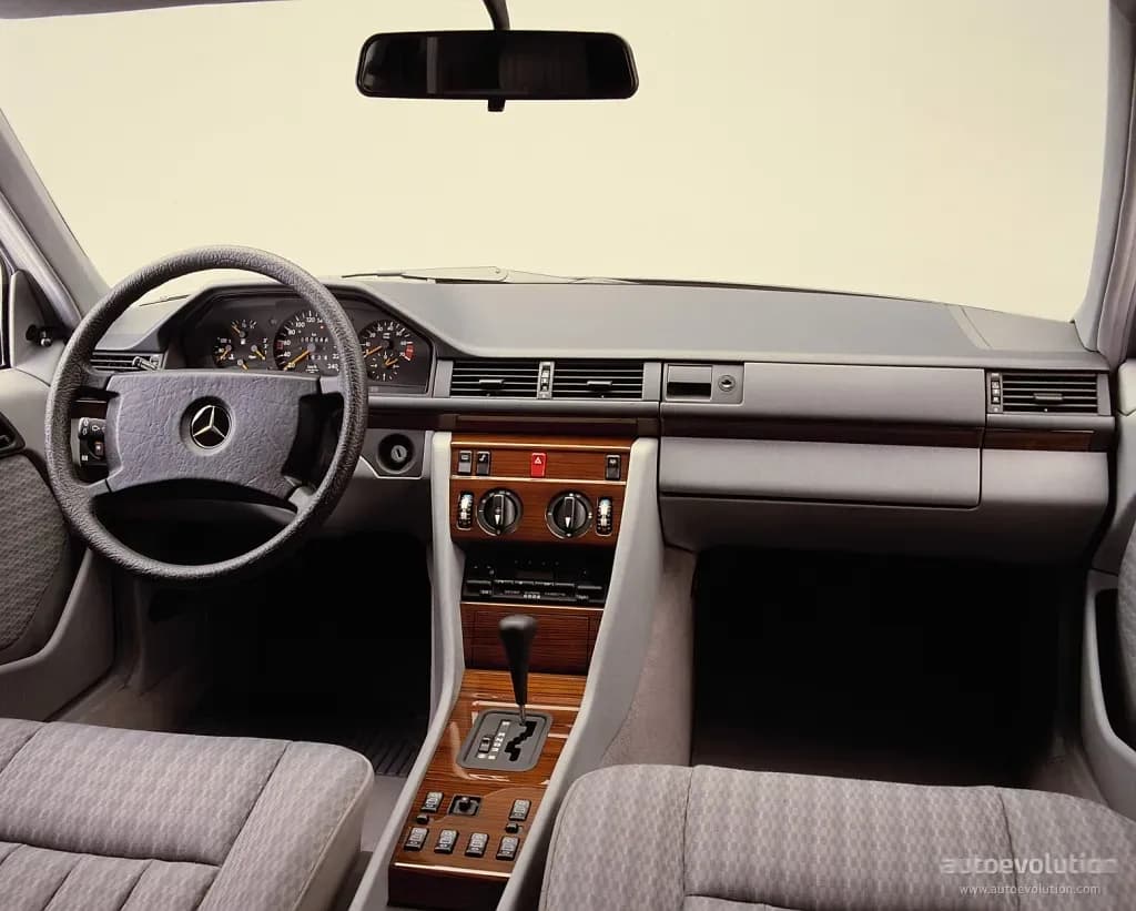 MERCEDES-BENZ-E-Klasse-T-Modell