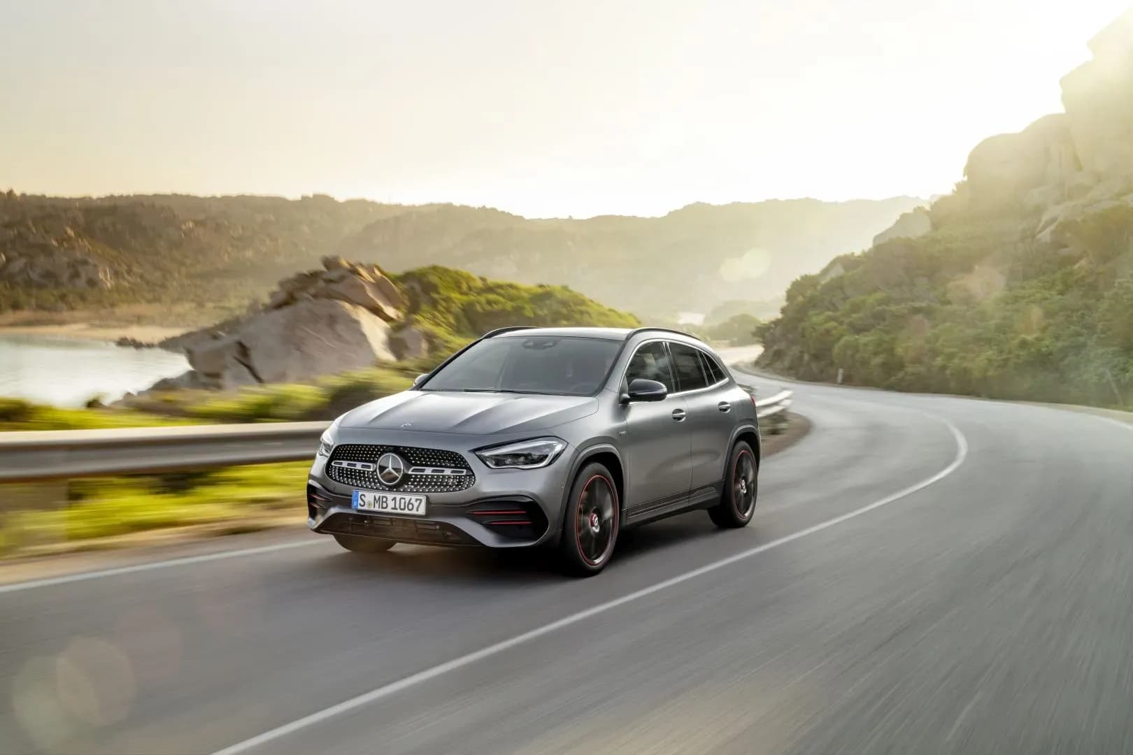 MERCEDES-BENZ-GLA