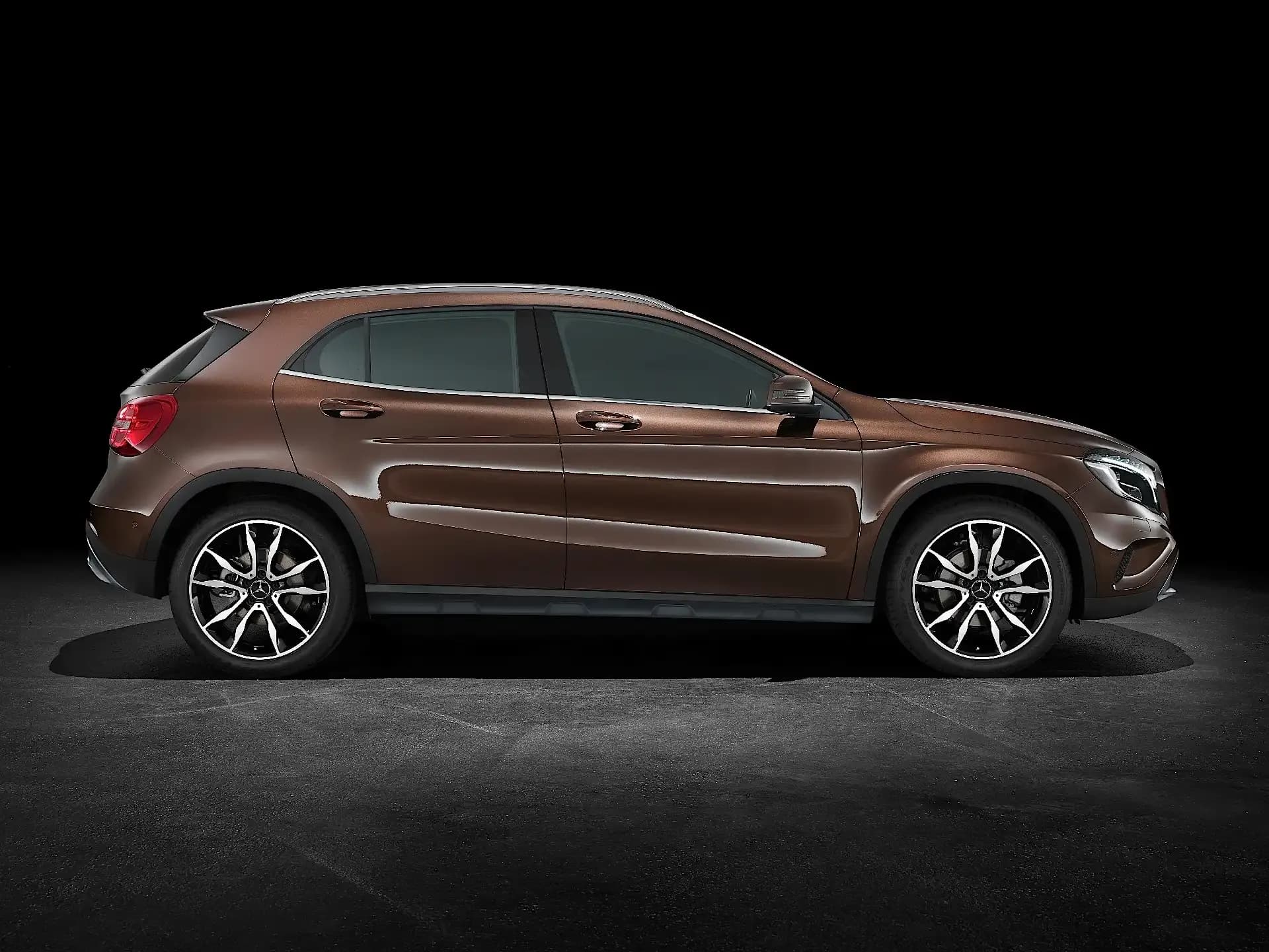 MERCEDES-BENZ-GLA