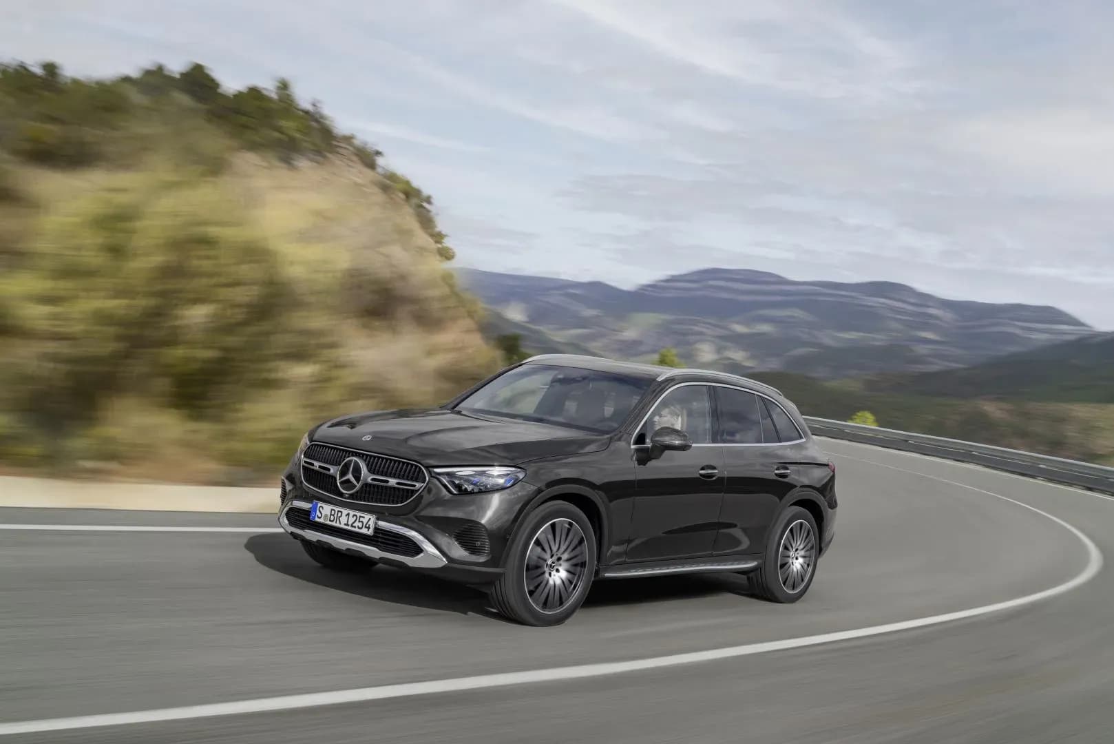MERCEDES-BENZ-GLC-Class