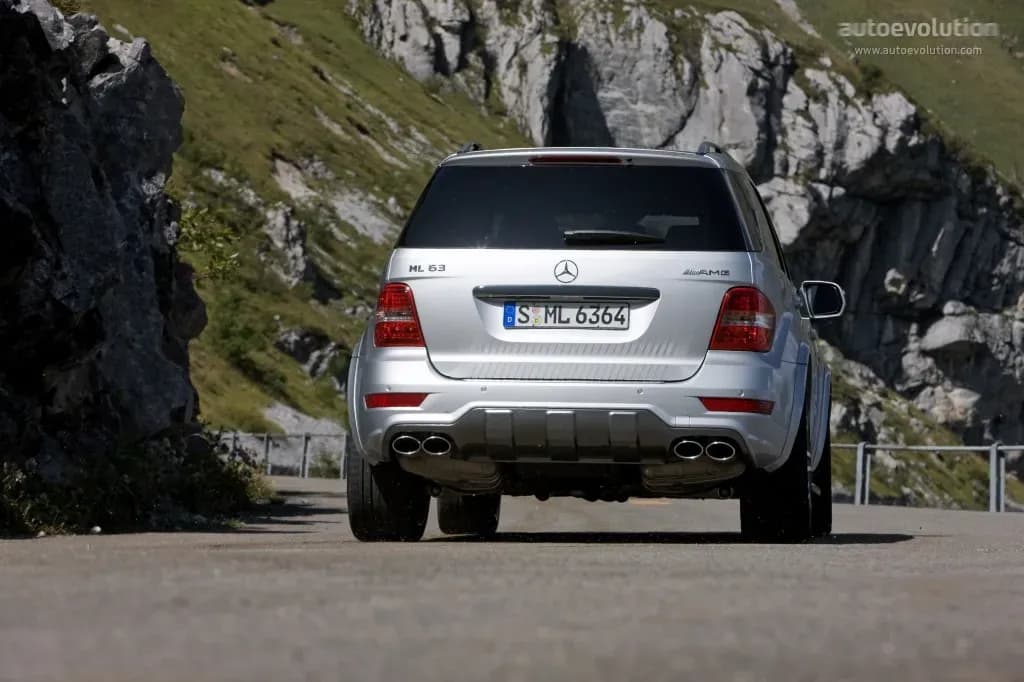 MERCEDES-BENZ-M-Klasse-AMG