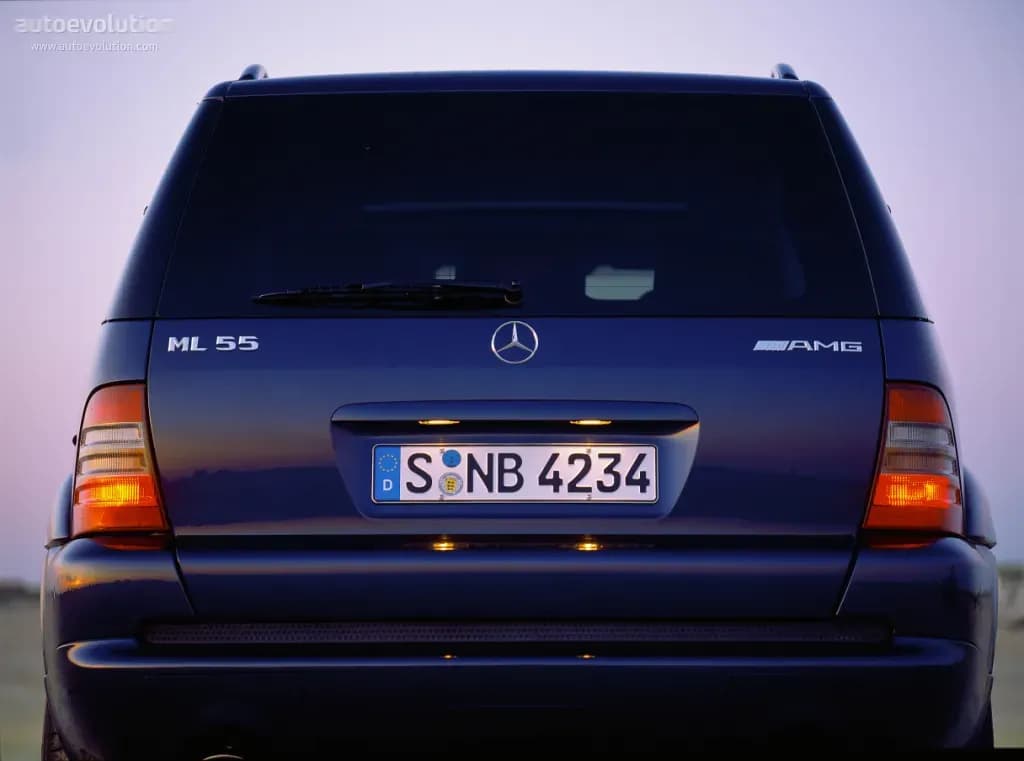 MERCEDES-BENZ-M-Klasse-AMG