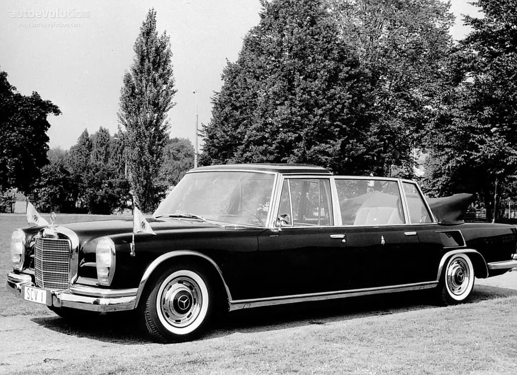 MERCEDES-BENZ-Pullman