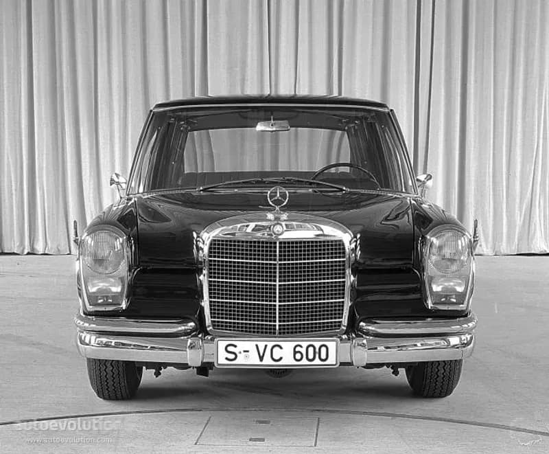 MERCEDES-BENZ-Pullman