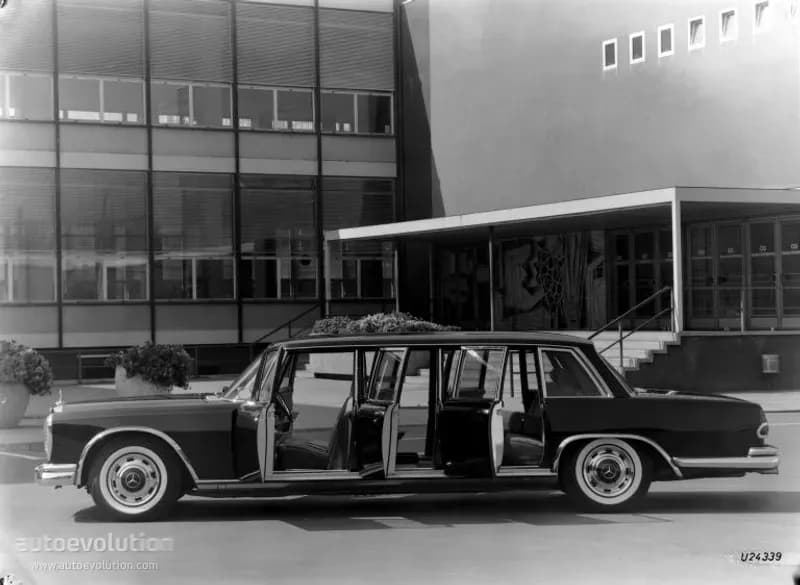 MERCEDES-BENZ-Pullman