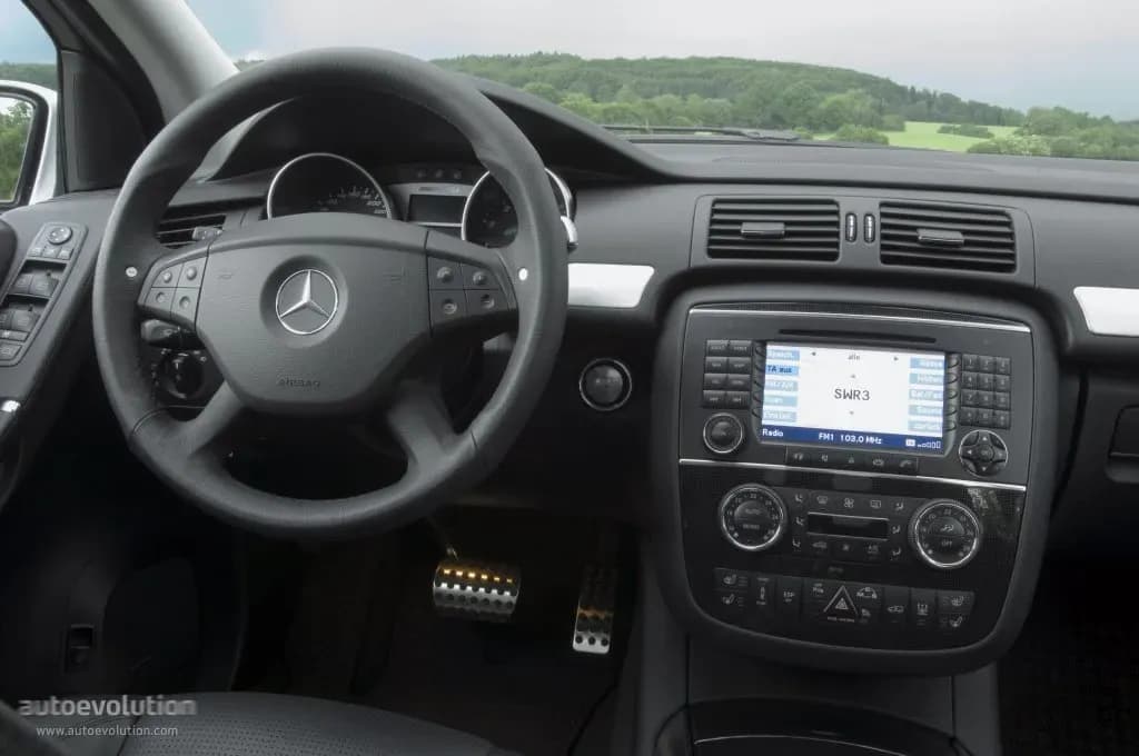 MERCEDES-BENZ-R-Klasse-AMG