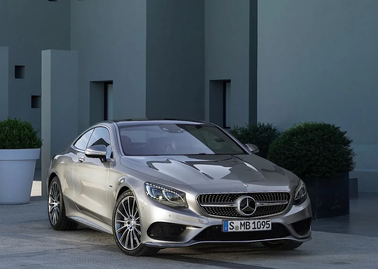 MERCEDES-BENZ-S-Class-Coupe-AMG