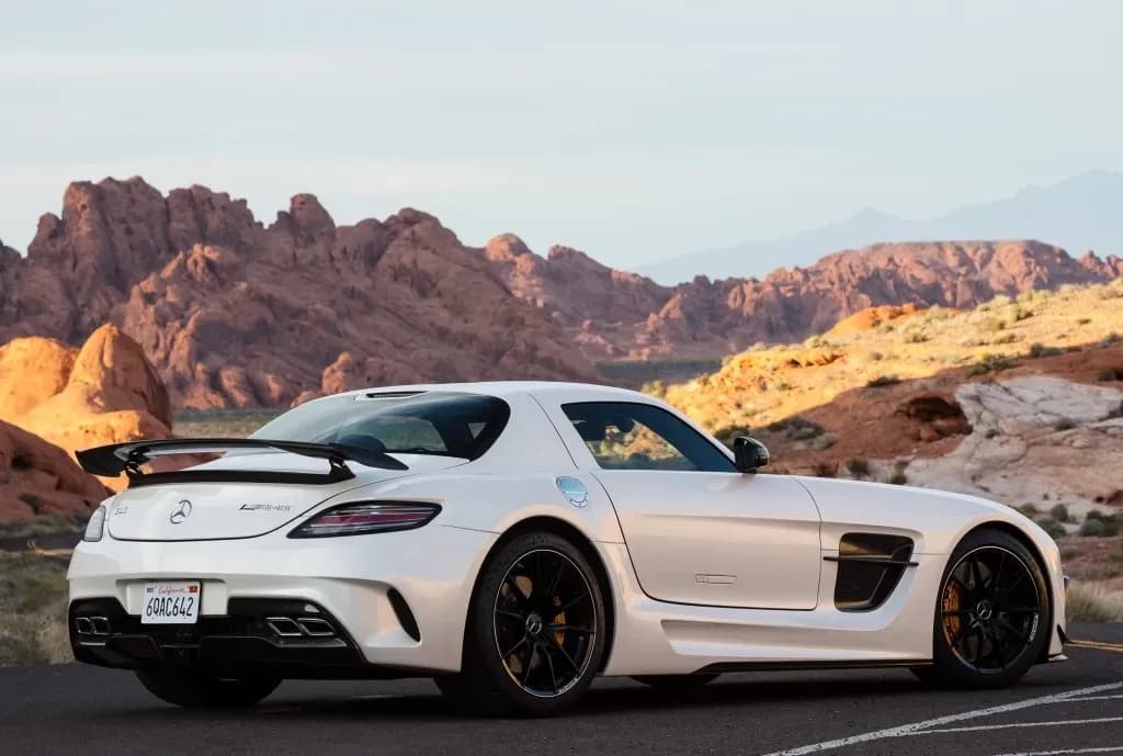 MERCEDES-BENZ-SLS-AMG